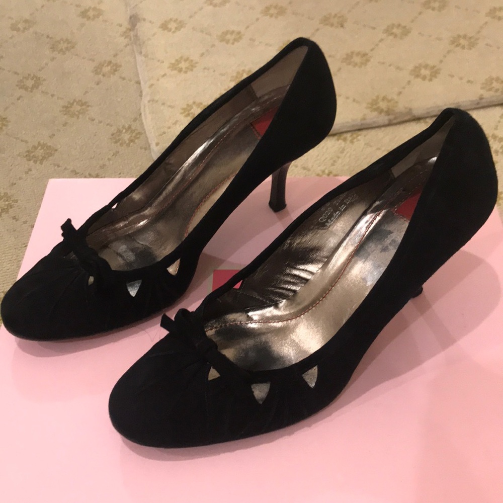 Suede pumps